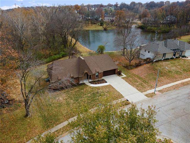 958 Wyckwood Drive - Photo 1
