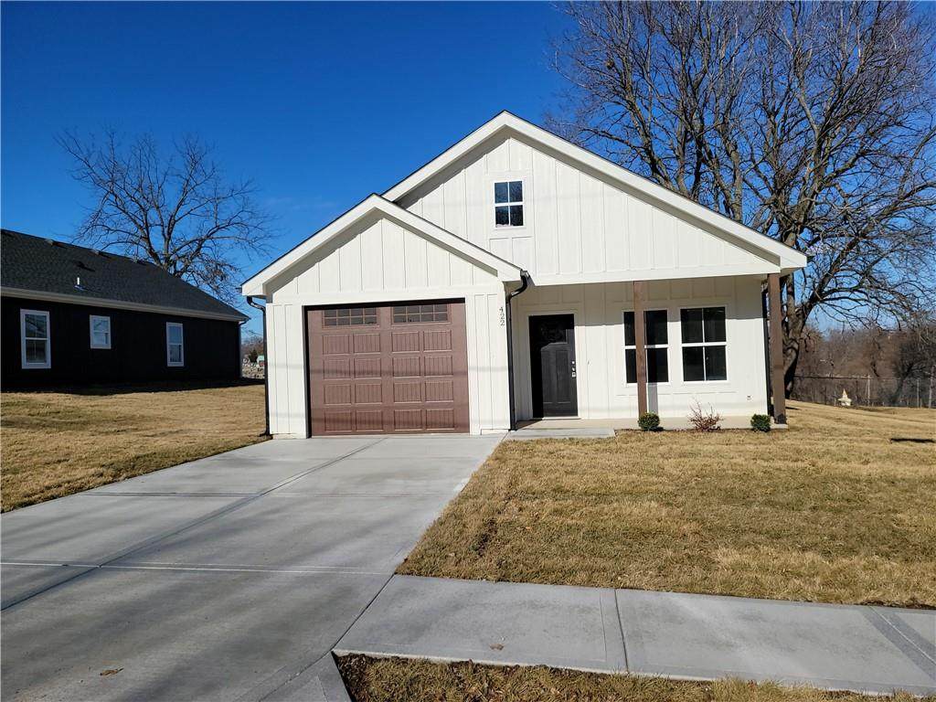 422 Sea Avenue - Photo 1