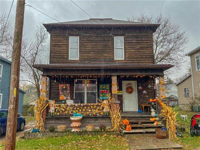 308 10th Street - Photo 1