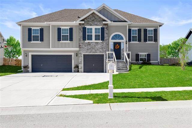11904 White Avenue - Photo 1