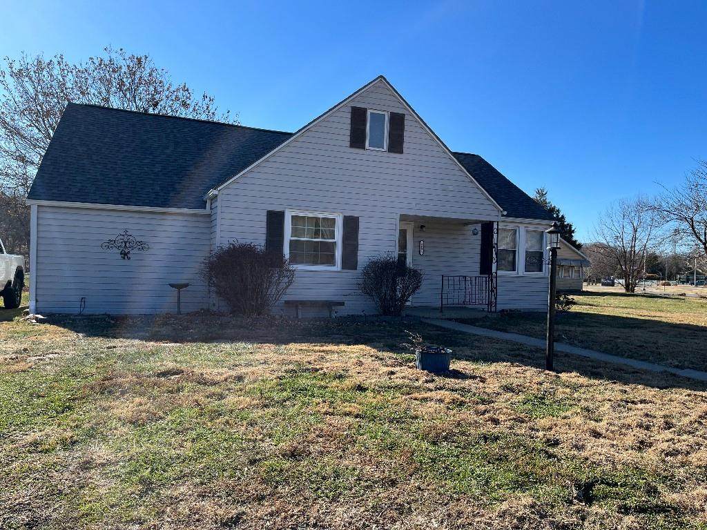 2806 Commercial Street - Photo 1