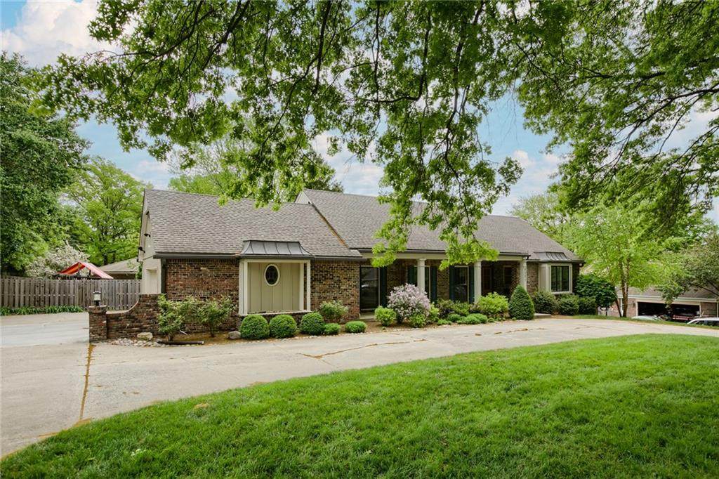 8301 Rosewood Drive - Photo 1