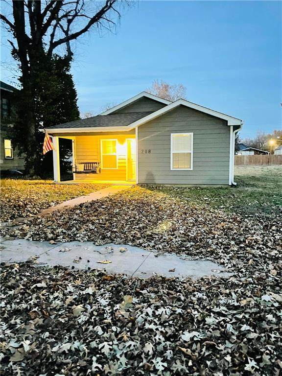 208 Forest Street - Photo 1