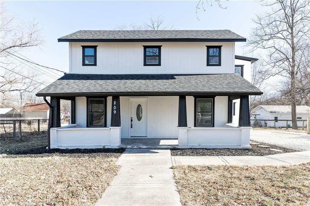 209 2nd Street - Photo 1