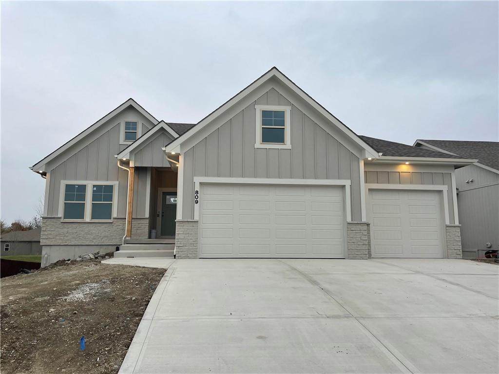 809 Savannah Drive - Photo 1