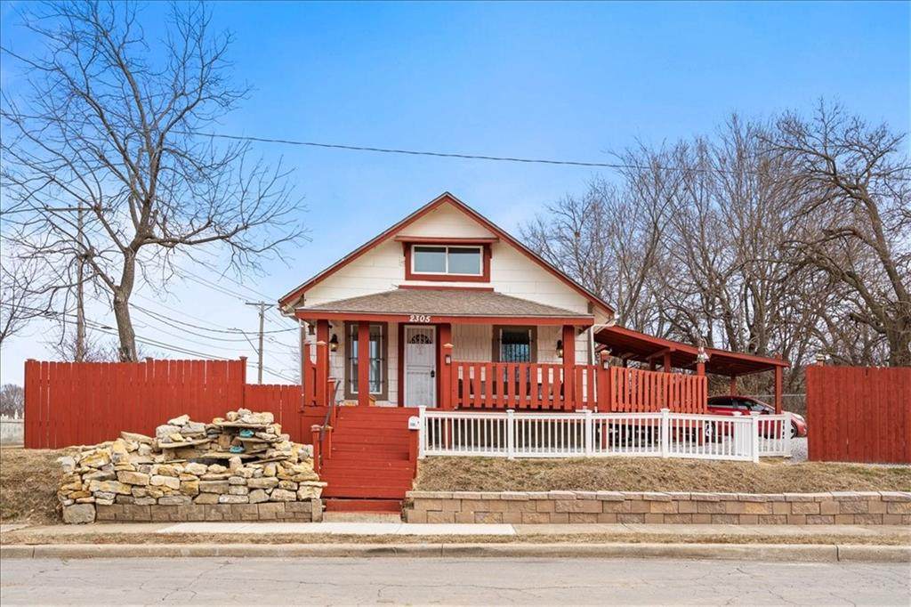 2305 Mersington Avenue - Photo 1