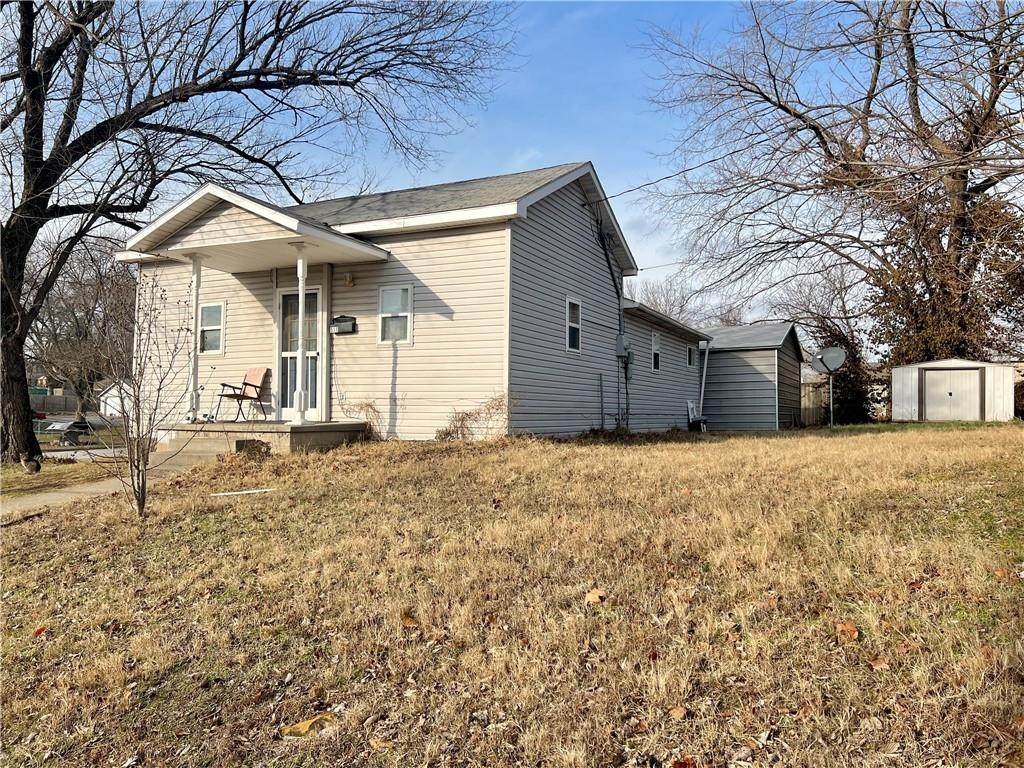 511 Sycamore Street - Photo 1