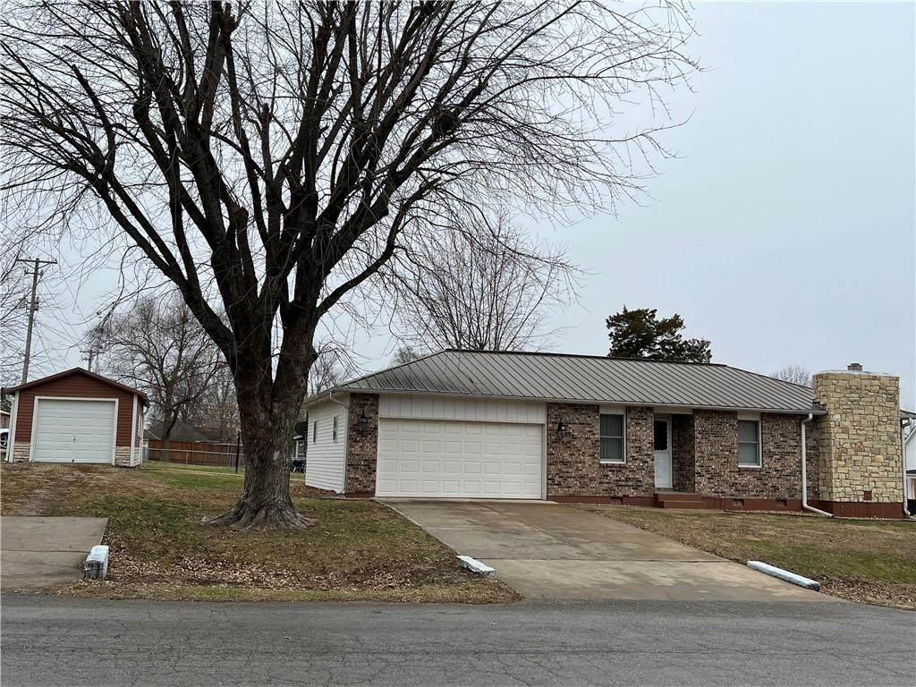126 Campbell Street - Photo 1