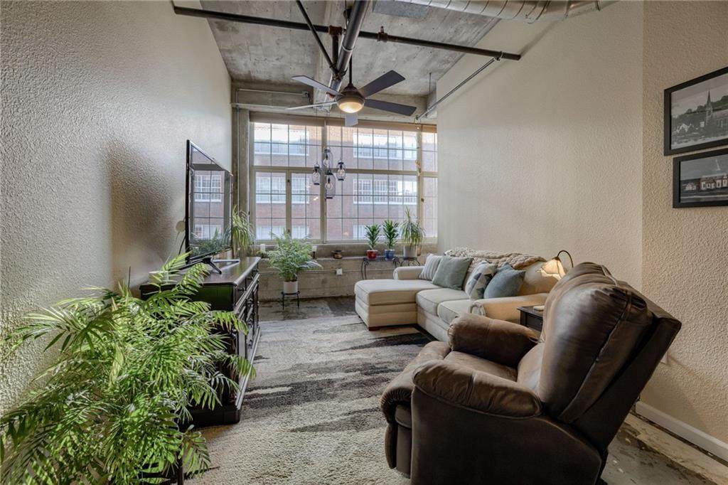 321 7TH Street - Photo 1