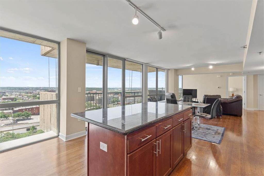 600 Admiral Boulevard - Photo 1
