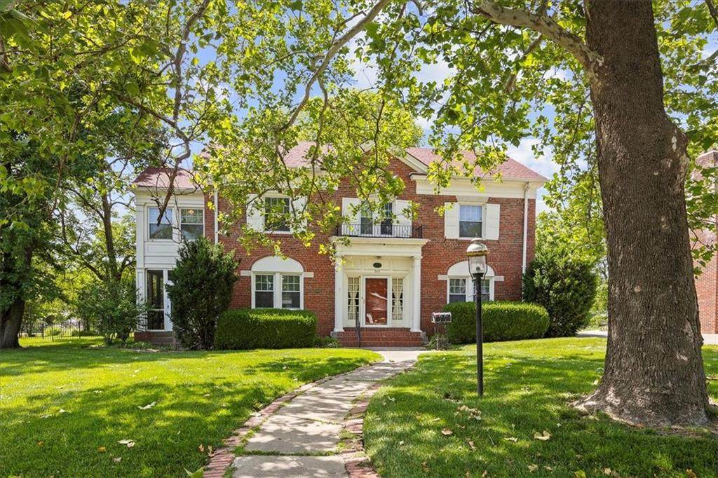 303 Lake Street - Photo 1