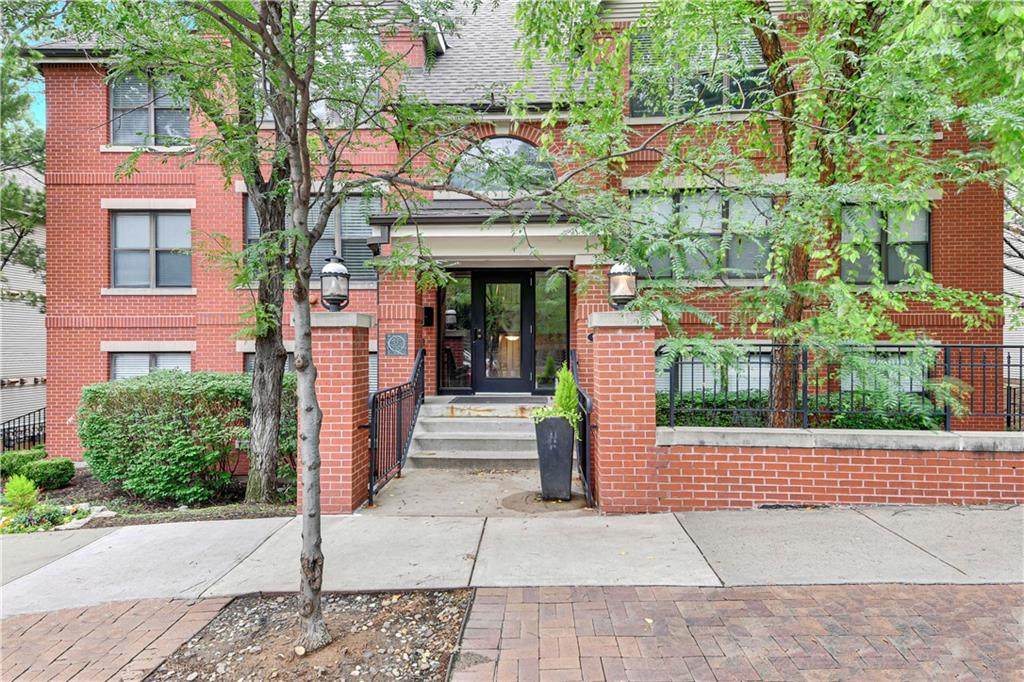 915 Washington Street - Photo 1