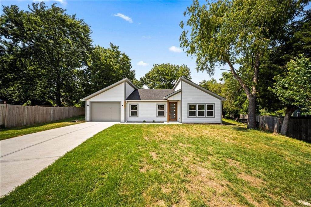 2100 37th Street - Photo 1