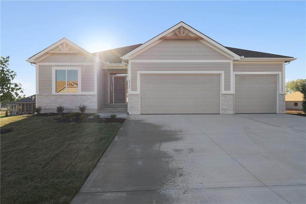 2353 Colonnade Avenue - Photo 1