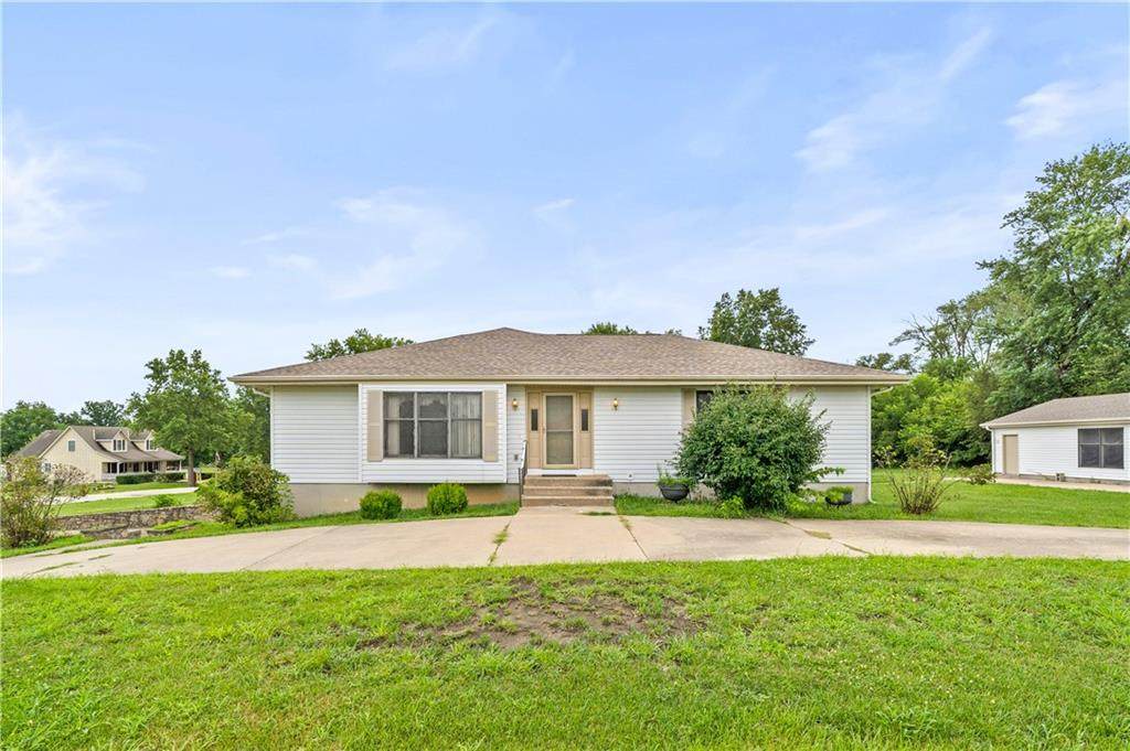 19910 Lamar Avenue - Photo 1