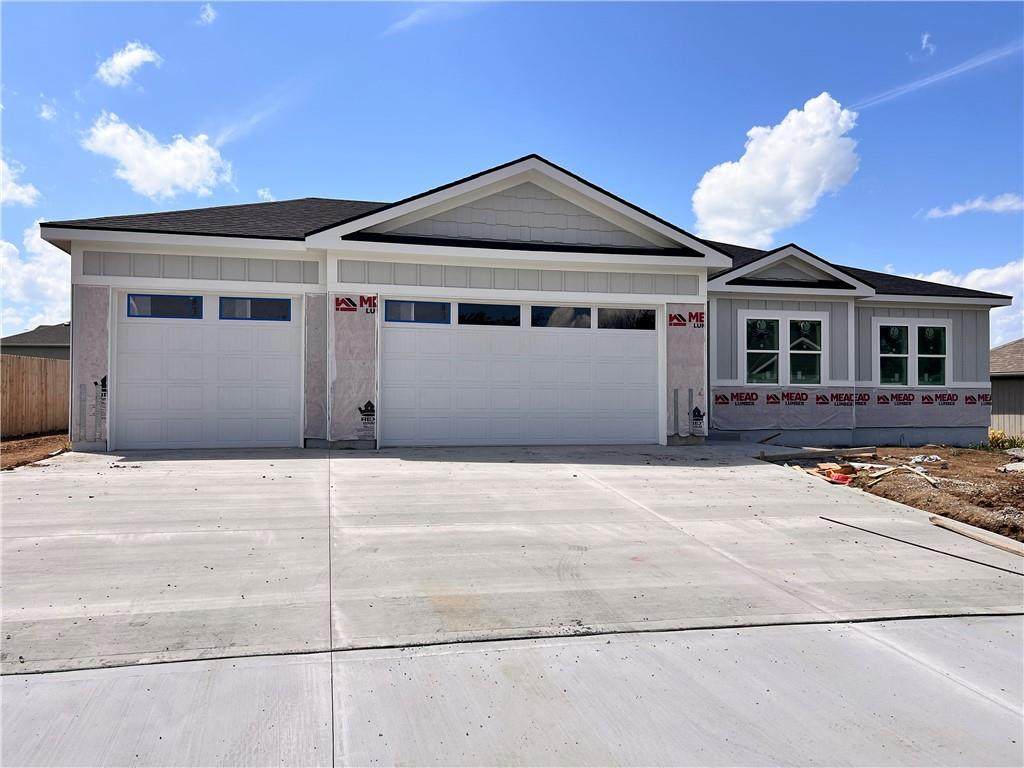 716 Solomon Drive - Photo 1