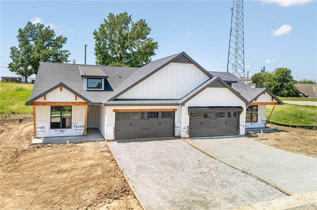 1404 Country Court - Photo 1