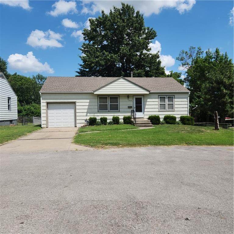 9529 Summit Street - Photo 1