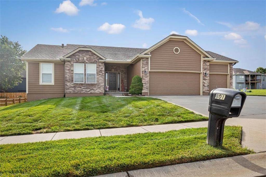 801 Englewood Drive - Photo 1