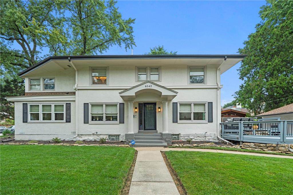 6142 Brookside Boulevard - Photo 1