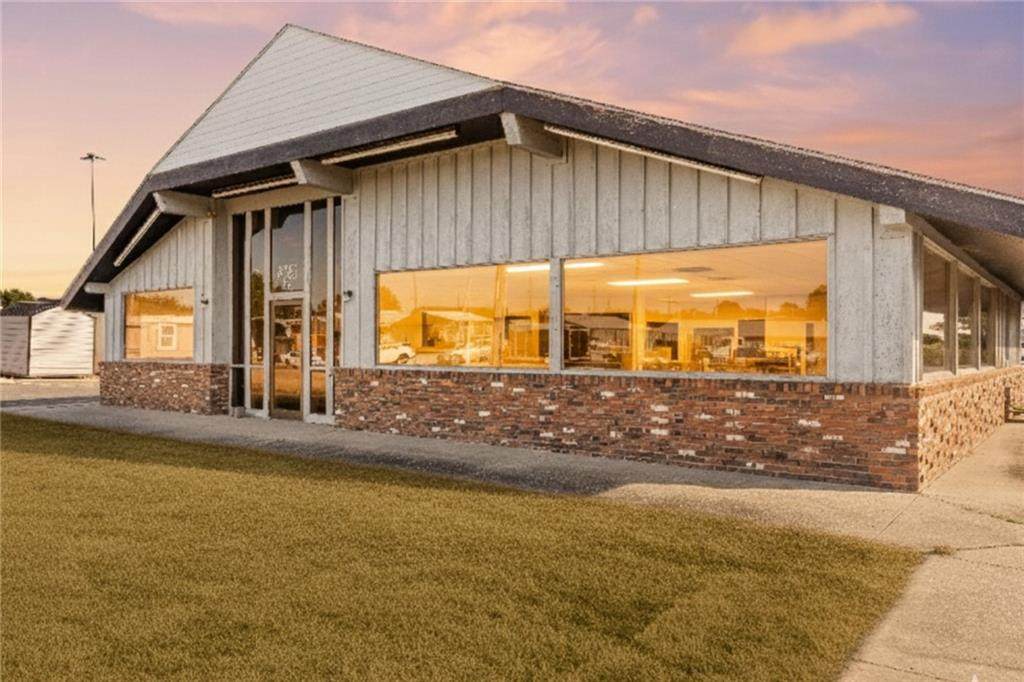 1419 Austin Boulevard - Photo 1