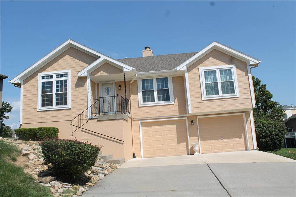 7832 Strathbury Avenue - Photo 1