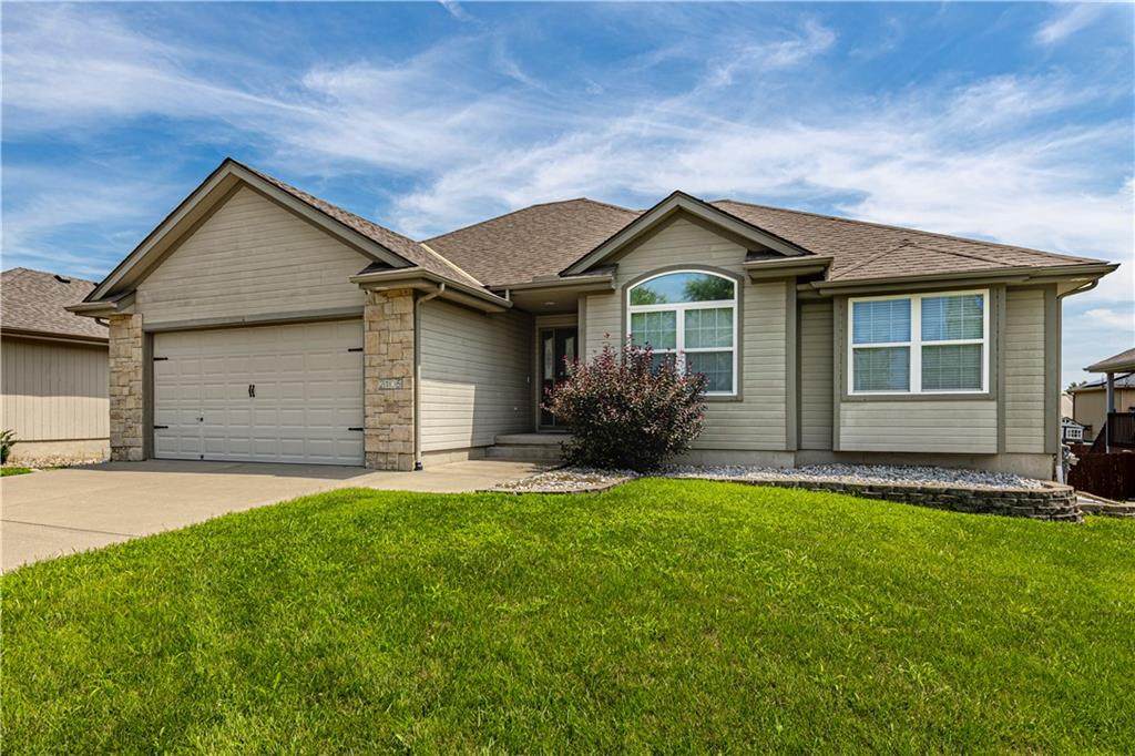 2105 Sycamore Lane - Photo 1