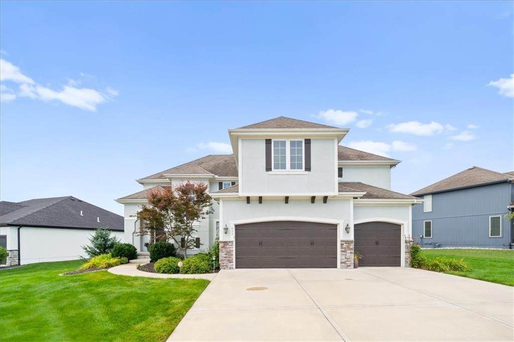 933 Bridgeshire Drive - Photo 1