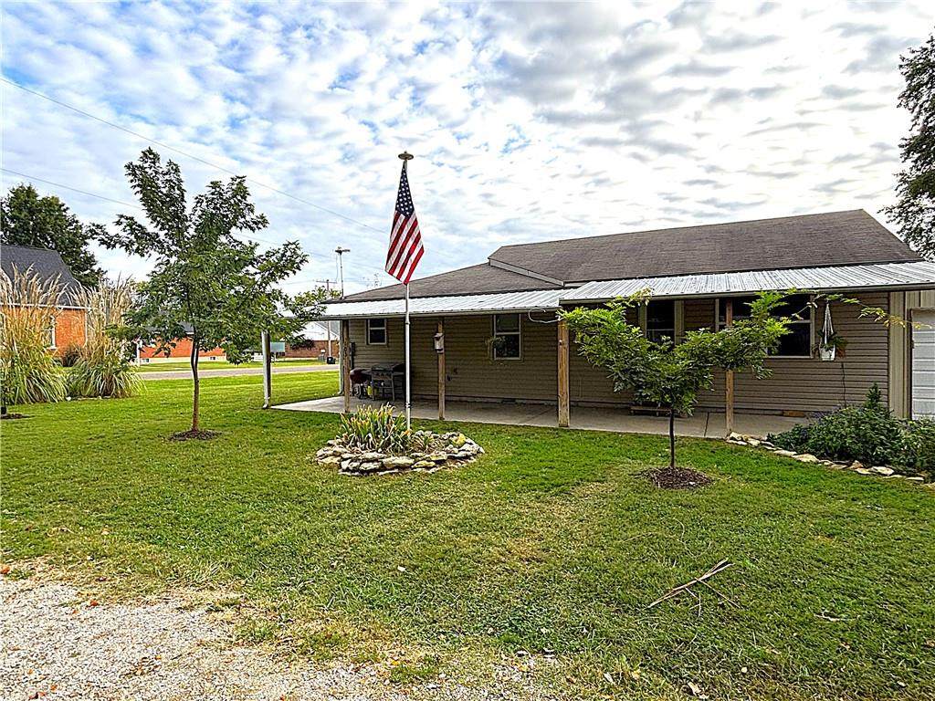 209 D Street - Photo 1