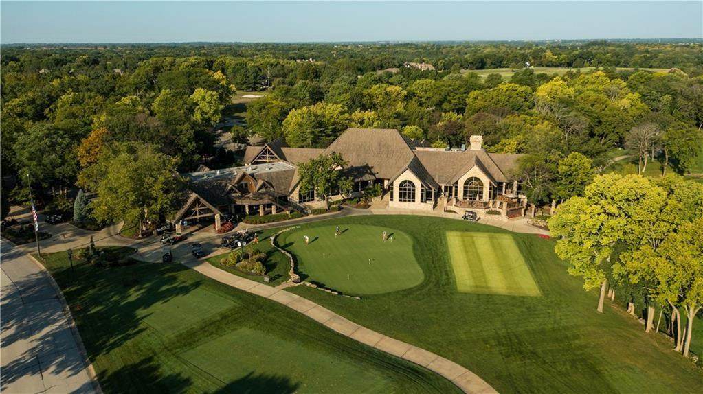 608 St James Court - Photo 1