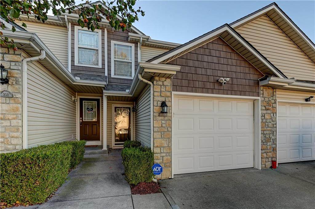 204 Pointe Lane - Photo 1