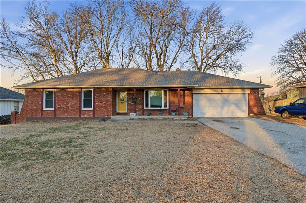 308 Woodson Drive - Photo 1