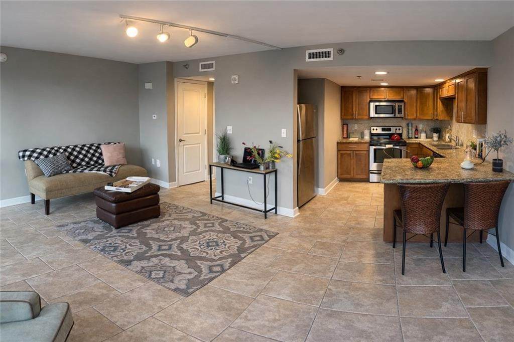 600 Admiral Boulevard - Photo 1