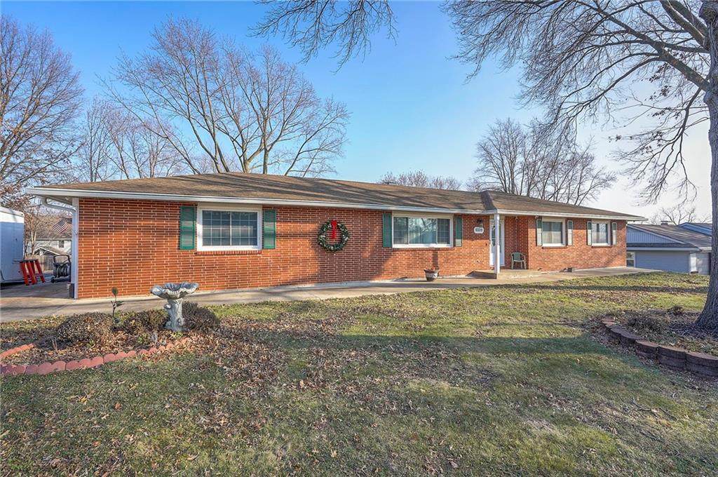 6509 Twin Oaks Drive - Photo 1