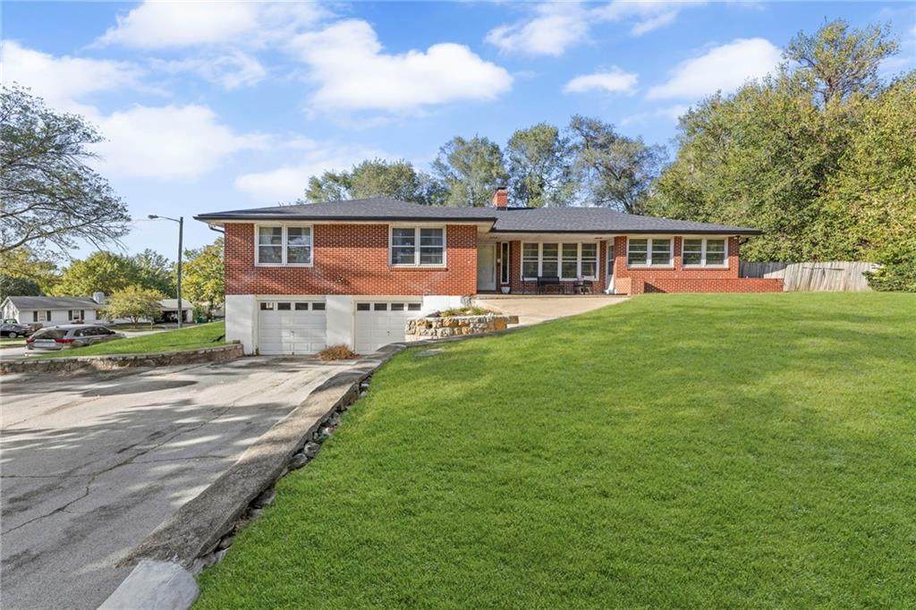 8552 Lafayette Avenue - Photo 1