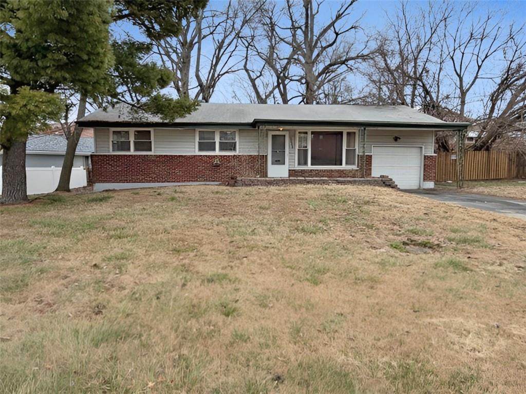 9468 Halls Ferry Road - Photo 1