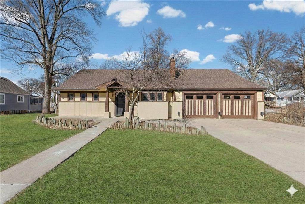 2700 48th Street - Photo 1