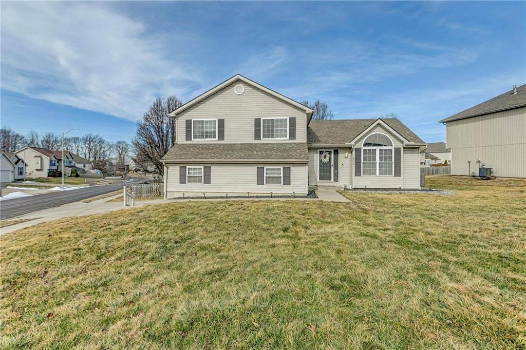 8716 Paris Avenue - Photo 1