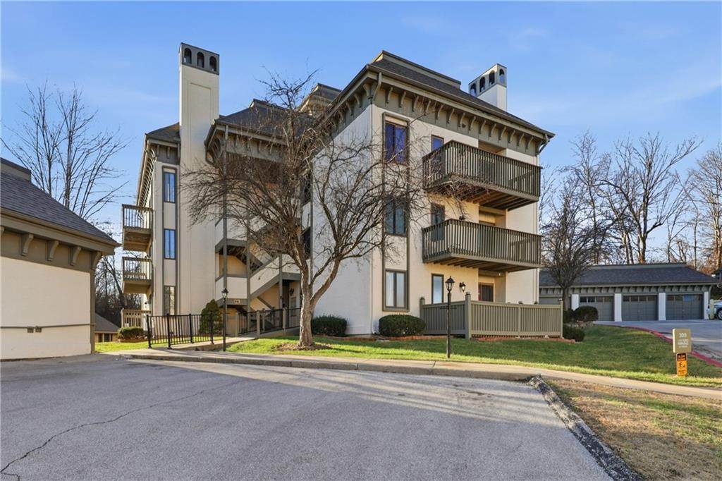 303 Partridge Avenue - Photo 1