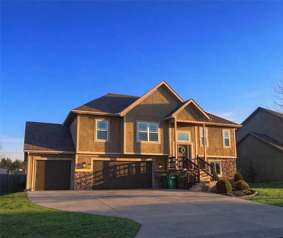 12400 Parkview Avenue - Photo 1