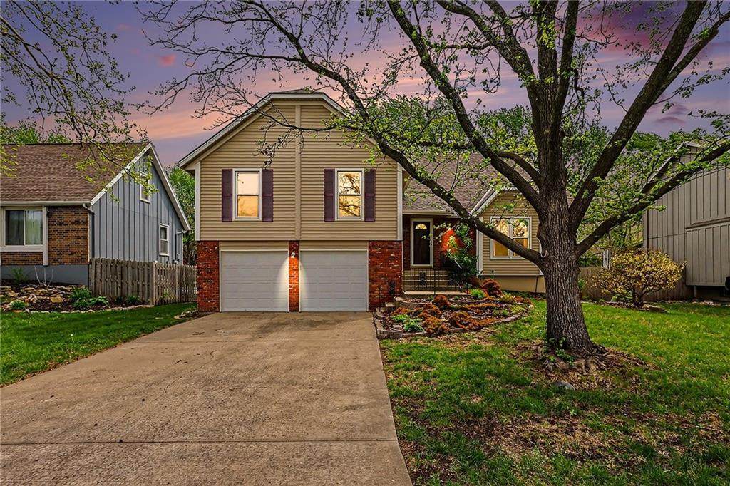 1908 Lindenwood Drive - Photo 1