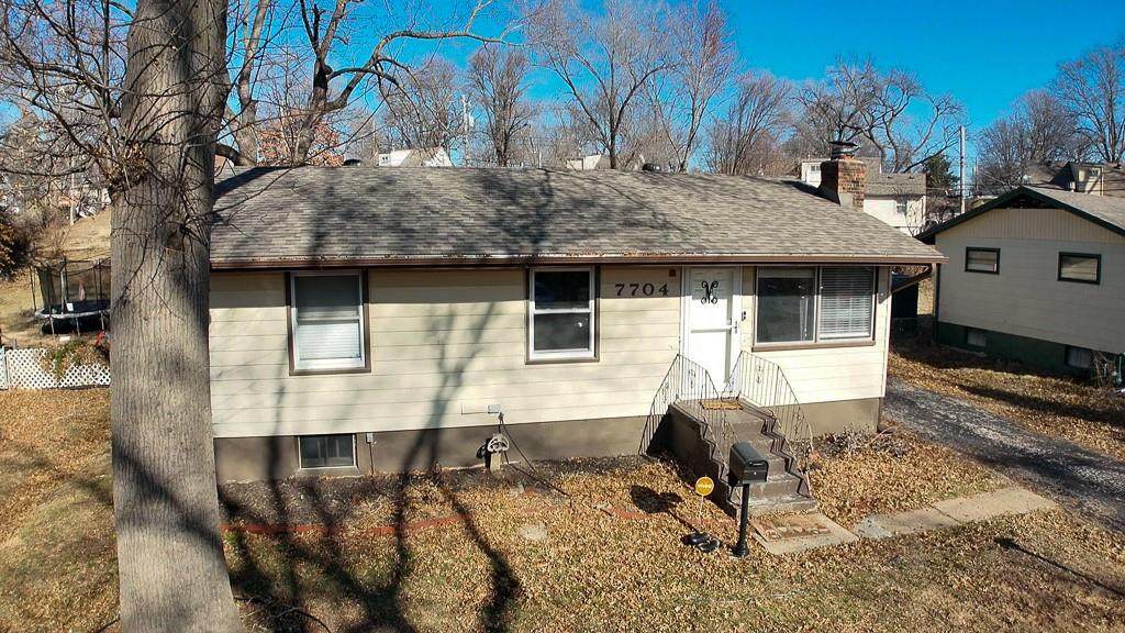 7704 50th Terrace - Photo 1