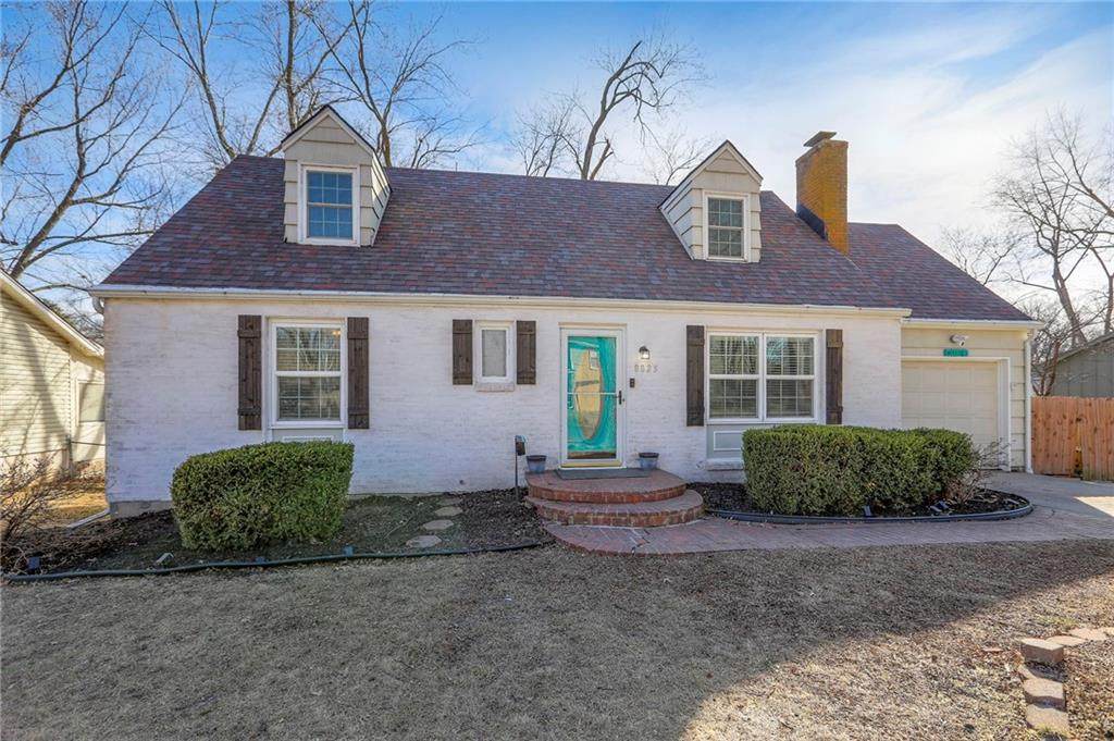 8025 93rd Street - Photo 1