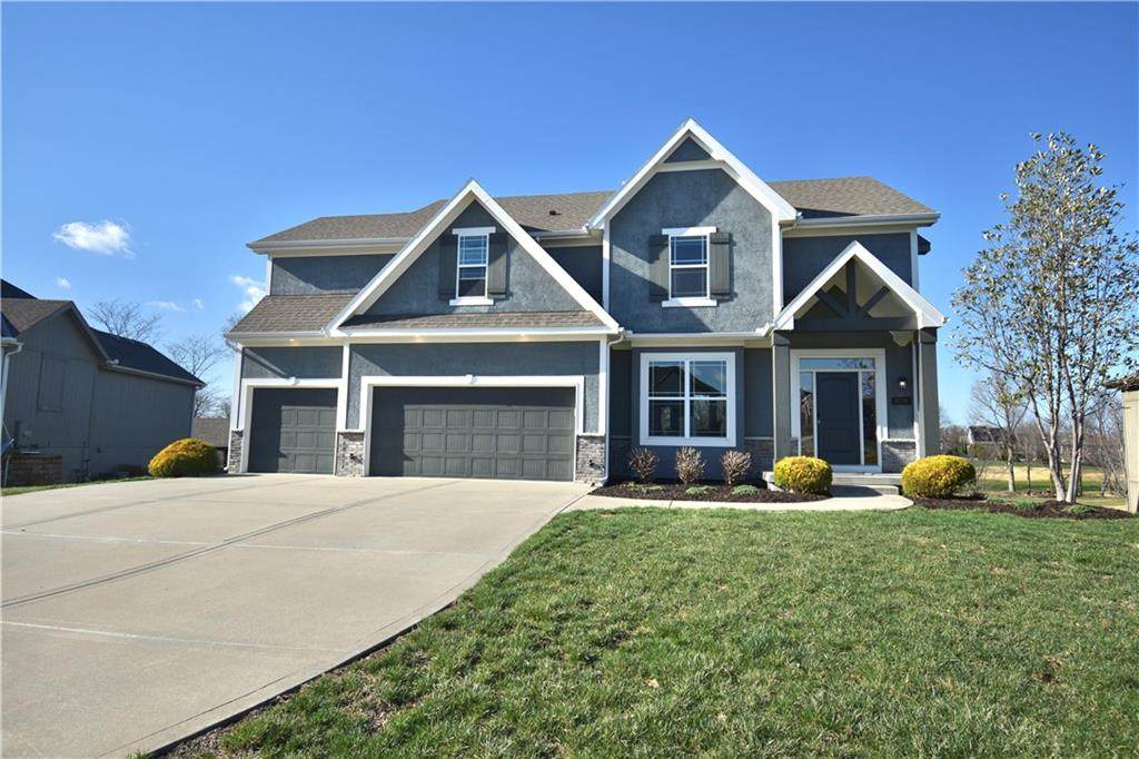 8218 90th Street - Photo 1