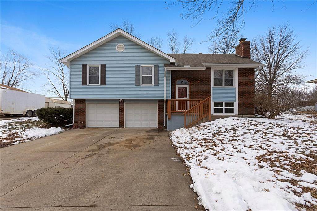 700 Mcdowell Avenue - Photo 1