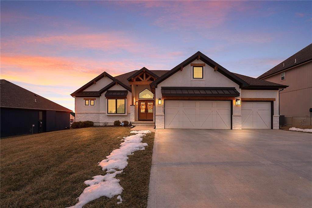 7610 103rd Street - Photo 1