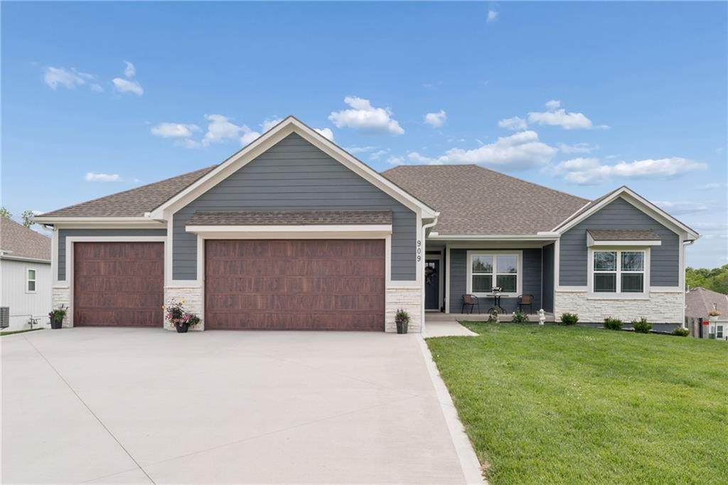 909 Captain Merriman Drive - Photo 1