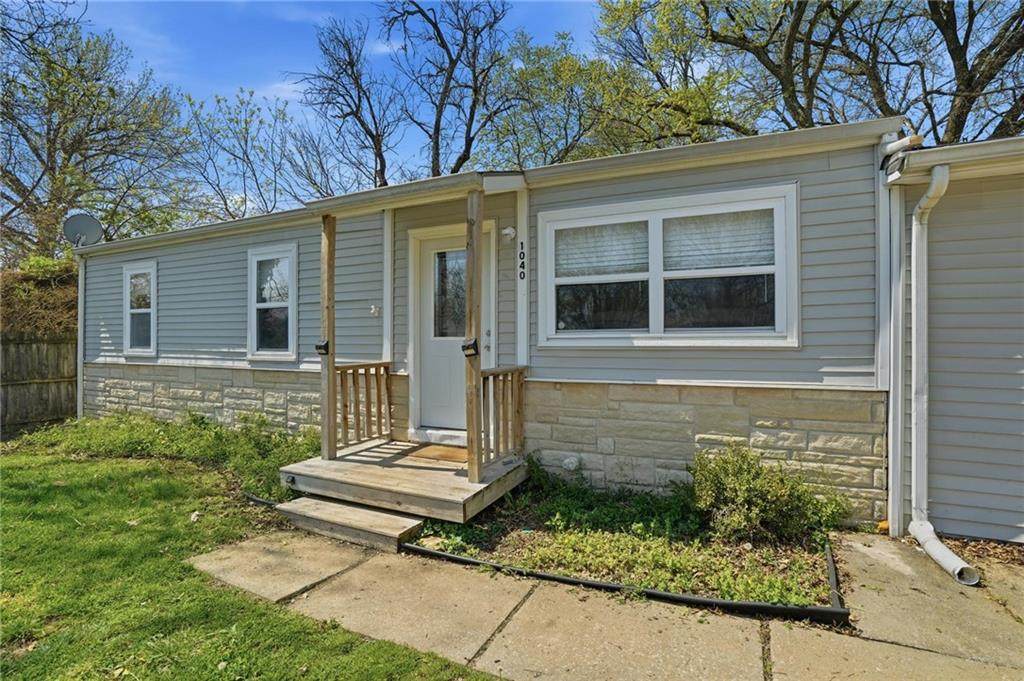 1040 Cottonwood Street - Photo 1