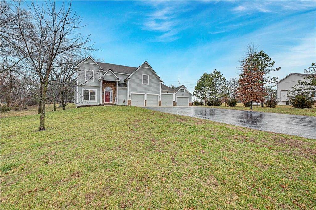 9842 Pin Oak Circle - Photo 1