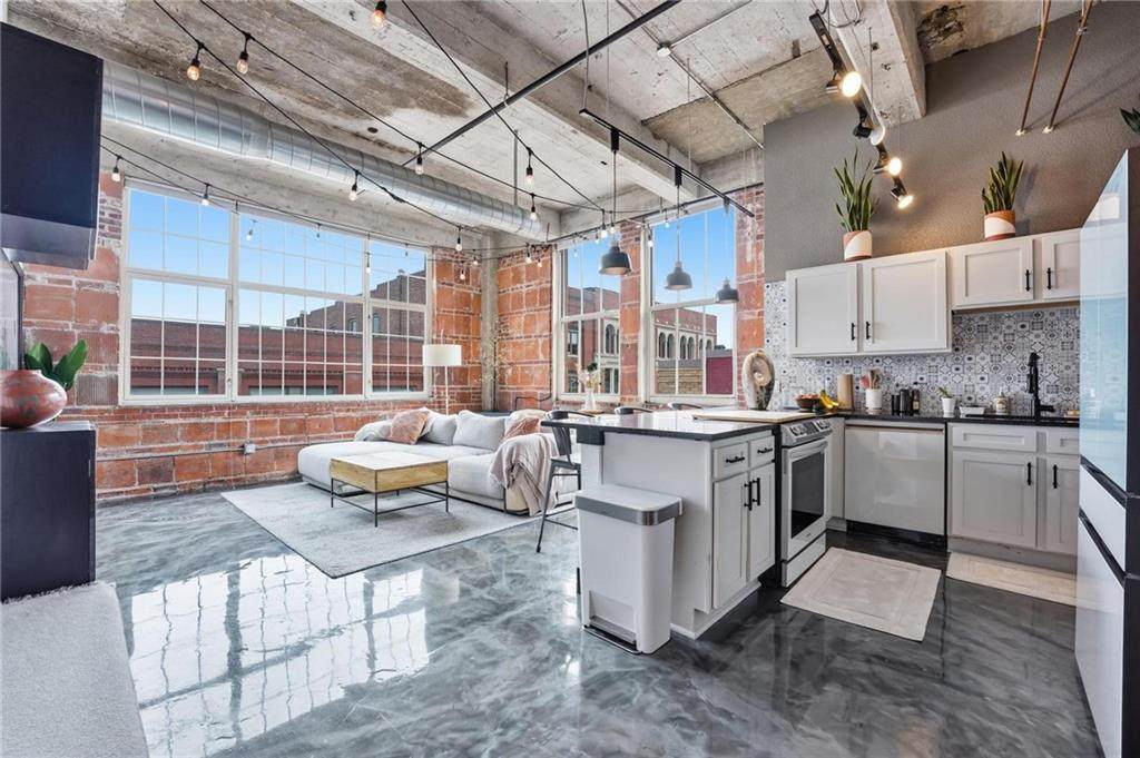 321 7th Street - Photo 1